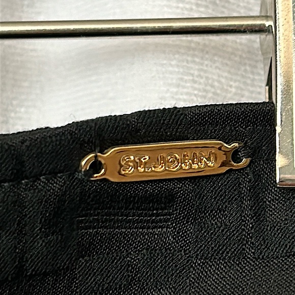 St. John NWT Elegant Black Zippered Patterned Skirt **Size 6** 🌺🌺 - Picture 4 of 6